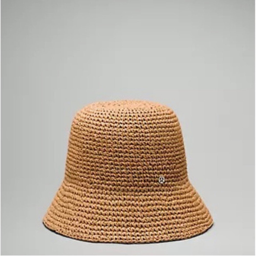 New sold out lululemon Women's Crochet Hat - Picture 2 of 8